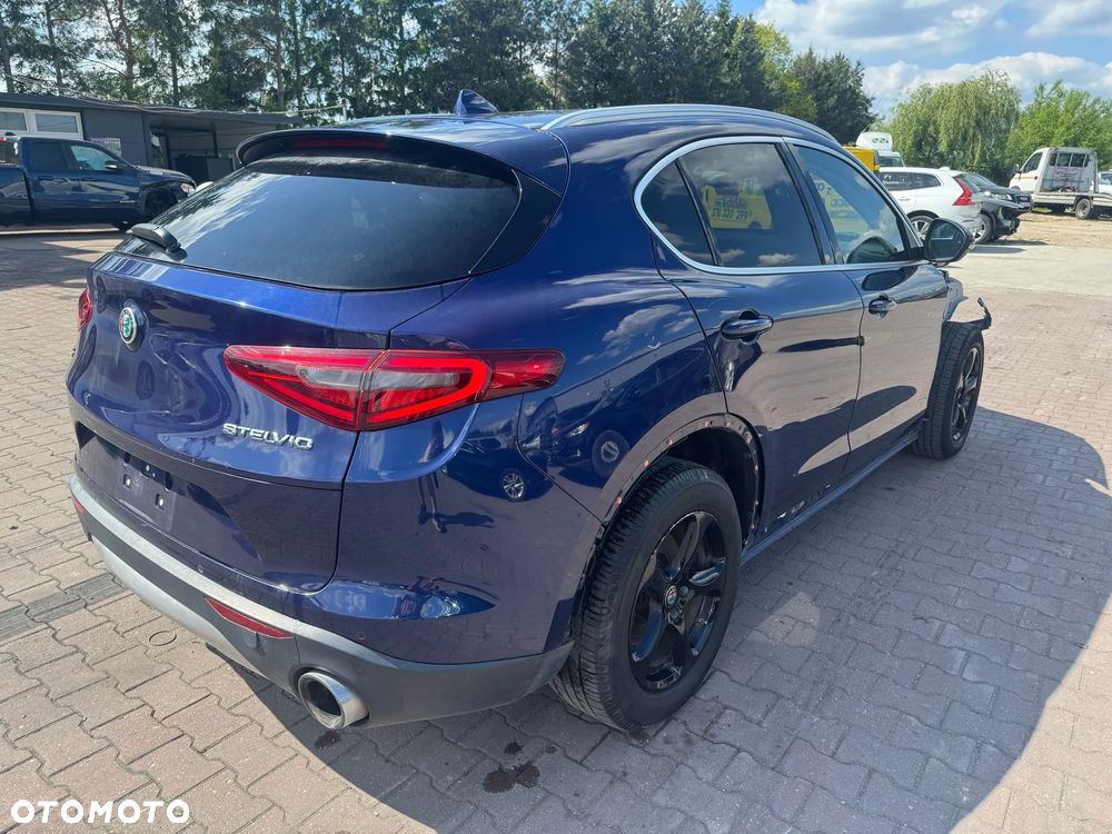 Alfa Romeo Stelvio - 7