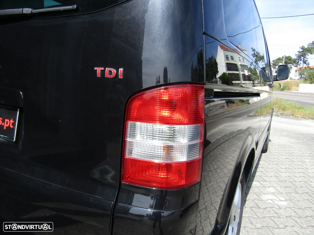 VW Multivan 2.5 TDi Highline - 9