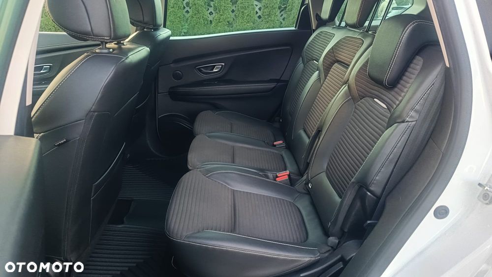 Renault Grand Scenic - 12