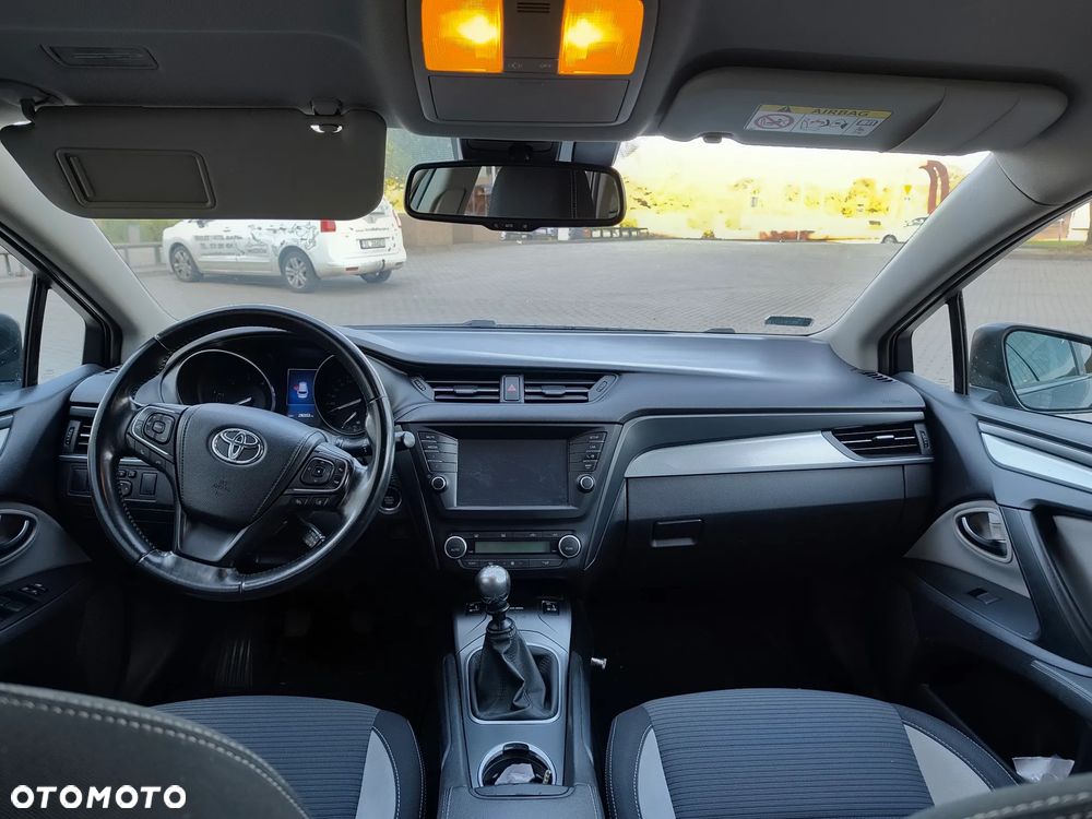 Toyota Avensis - 6
