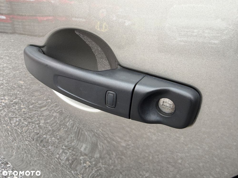 Nissan NV300 L1H1 2,7 (9-Si.) Premium - 15