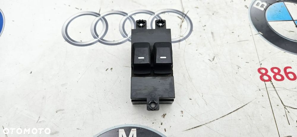 Kia Picanto 2 II 2011- wersja 5 drzwi 5D Sterowanie szybami przód lewy Panel szyb EUROPA - 3