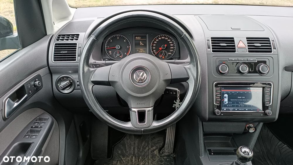 Volkswagen Touran - 15