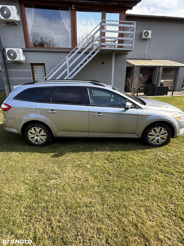 Ford Mondeo 2.0 TDCi ECOnetic Ambiente - 10