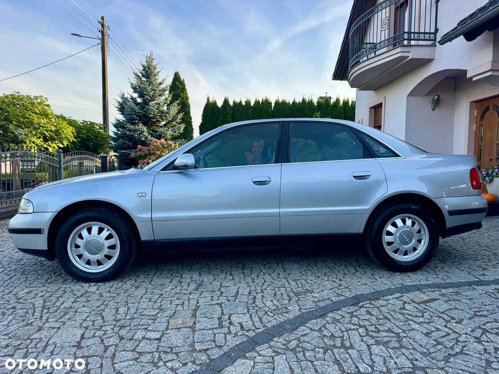 Audi A4 Limousine 1.8 - 8