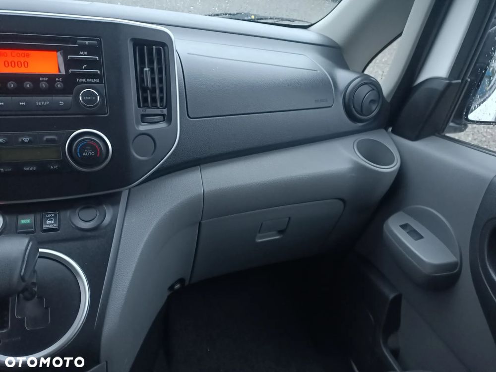 Nissan ENV 200 Maxi - 14