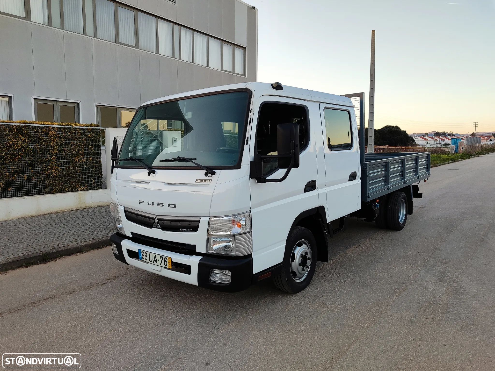 Mitsubishi Canter Fuso Cabine Dupla - 1
