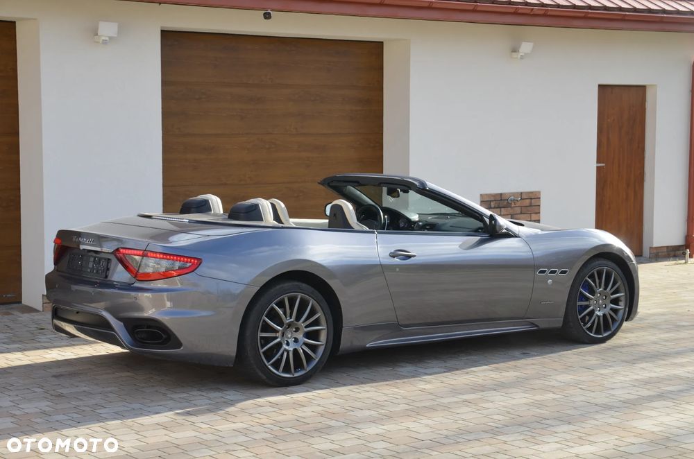 Maserati GranCabrio Sport - 13