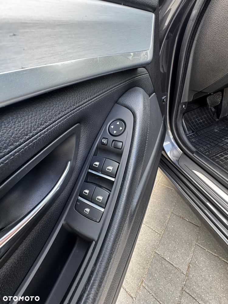 BMW Seria 5 525d - 19