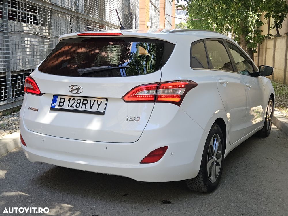 Hyundai i30 1.6 CRDI Premium - 4