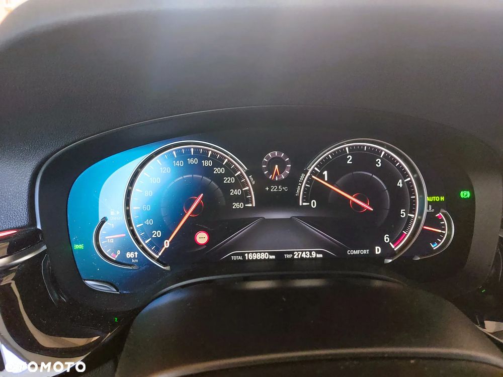 BMW Seria 5 525d Luxury Line sport - 29