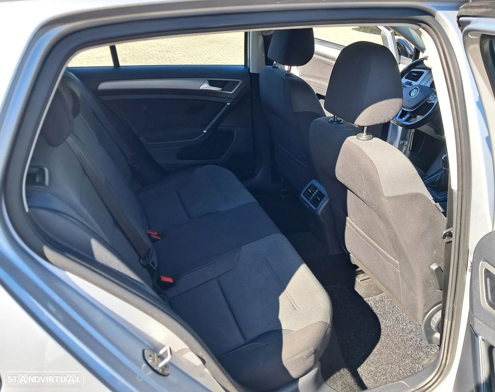 VW Golf 1.6 TDi BlueMotion Confortline - 11