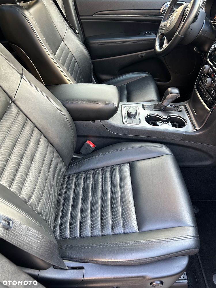 Jeep Grand Cherokee - 30