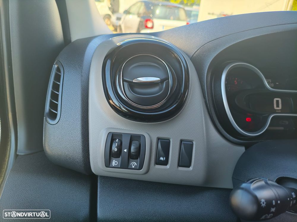 Renault TRAFIC 1.6 DCI Limited Edicion PRO+line - 18