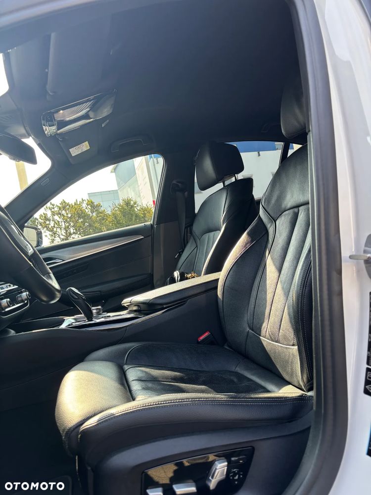 BMW Seria 5 540i xDrive - 12