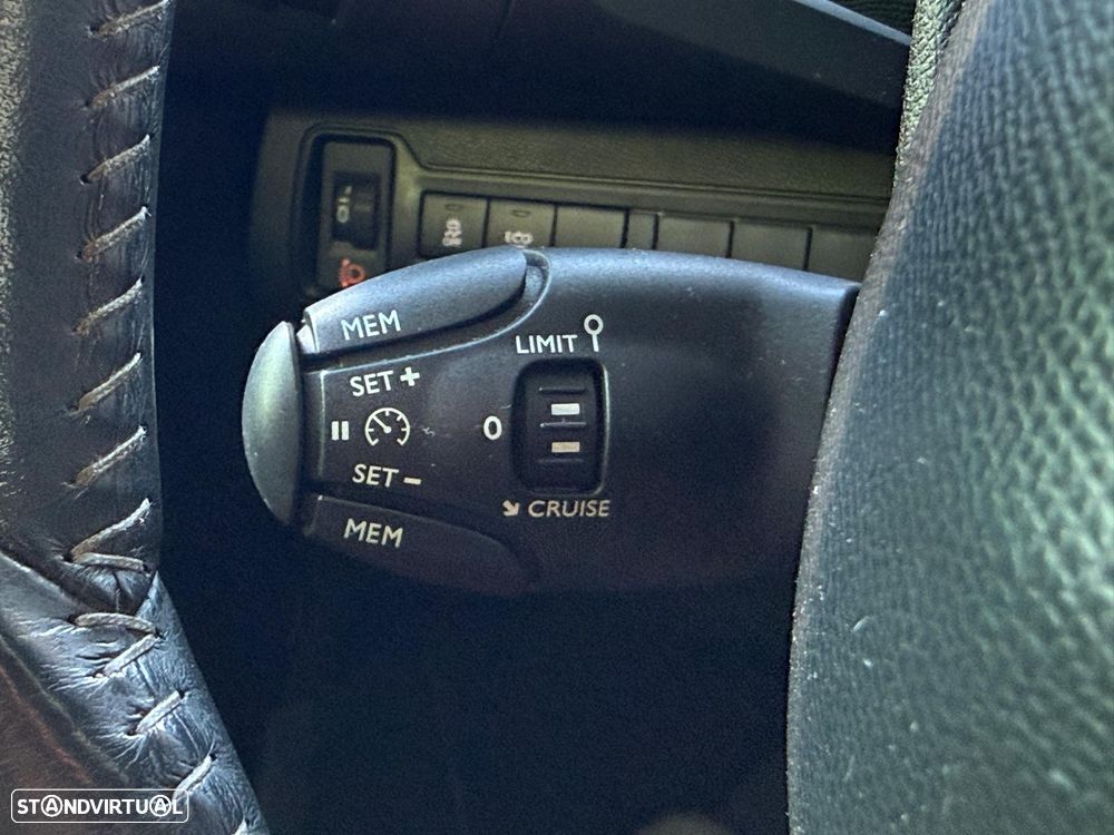 Peugeot 308 SW BlueHDi 120 Stop & Start Nível 2 Business-Line - 32