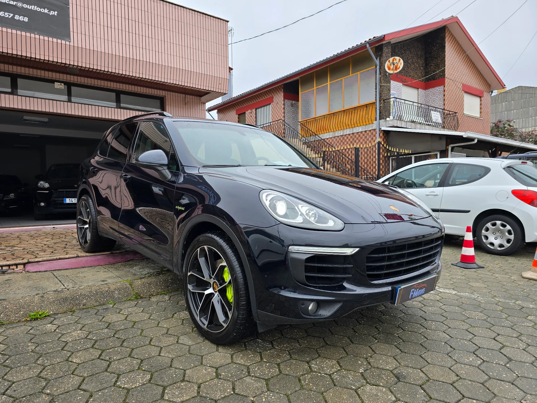 Porsche Cayenne S E-Hybrid - 4