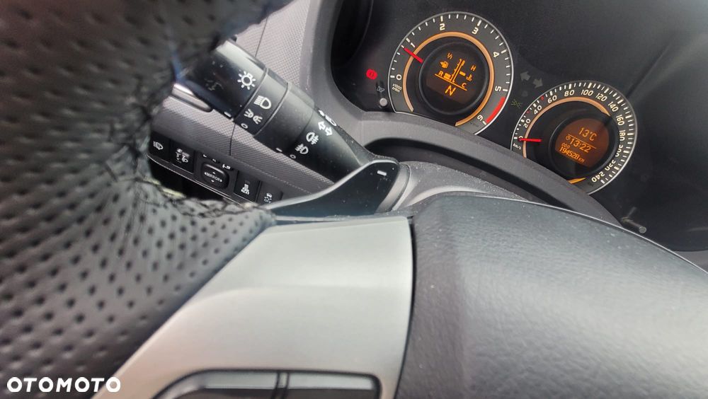 Toyota Auris 1.4 D-4D Premium MM - 33