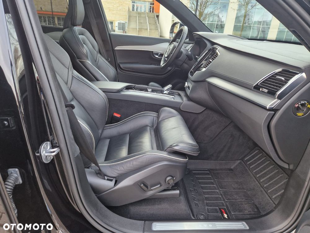 Volvo XC 90 B5 D AWD Ultimate Dark 7os - 32