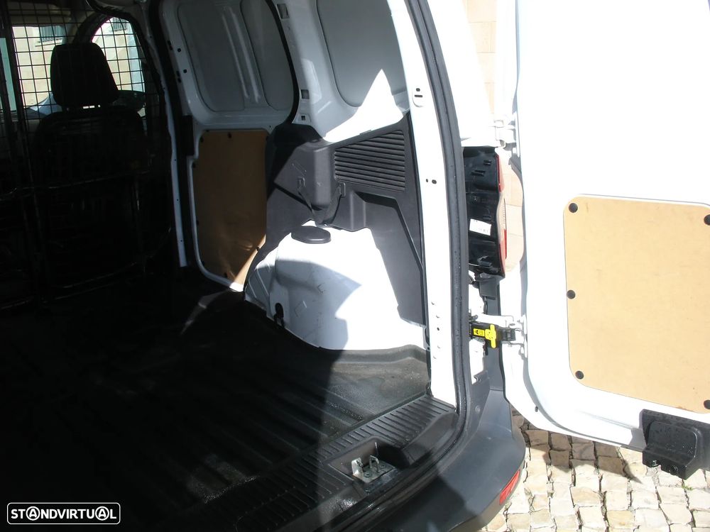 Ford transit courier - 7