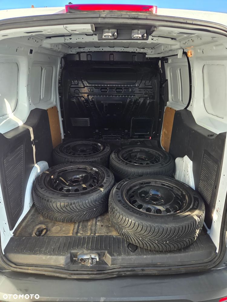 Ford Transit Connect - 8