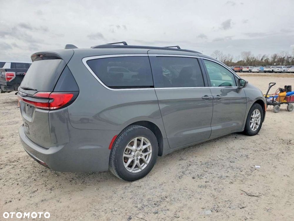 Chrysler Pacifica - 5