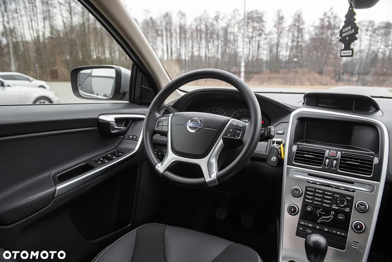 Volvo XC 60 2.4D AWD RDesign - 23