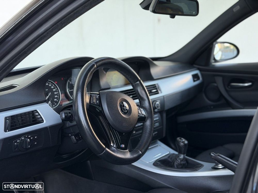 BMW 318 d Pack M - 19