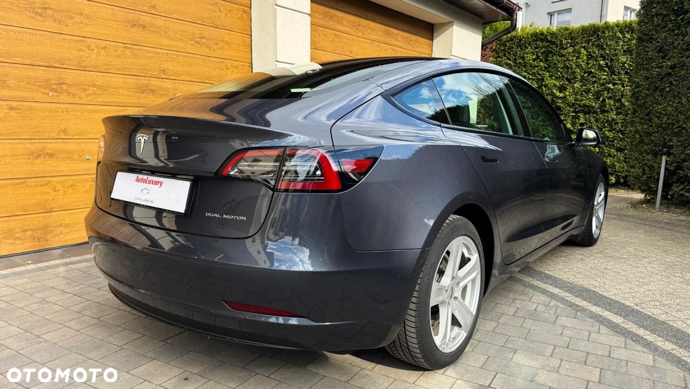 Tesla Model 3 - 9