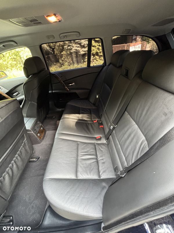 BMW Seria 5 545i - 16