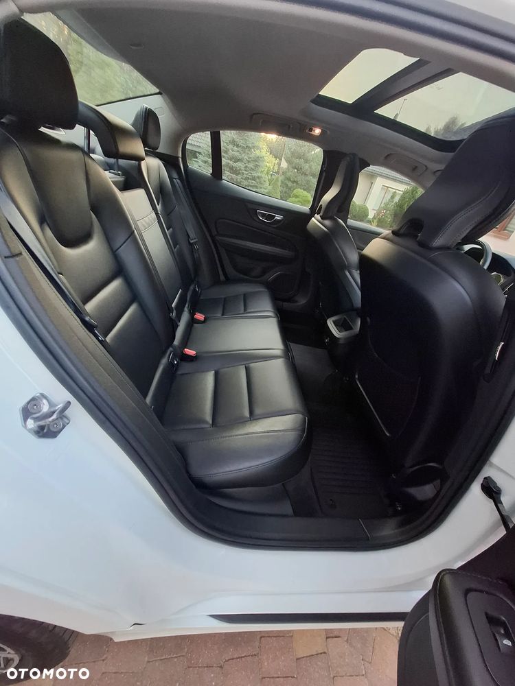 Volvo S60 T5 Momentum Pro - 12