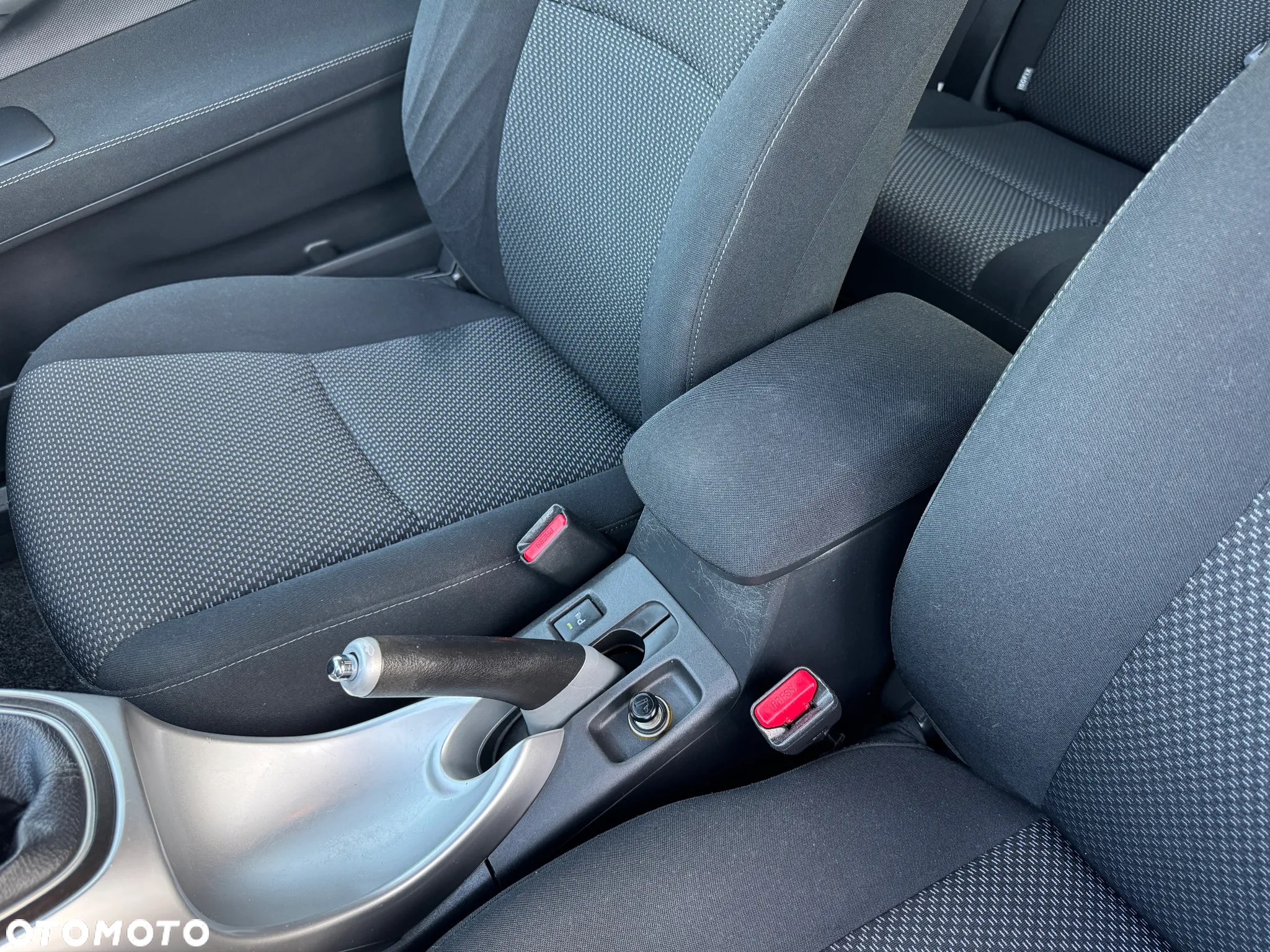 Toyota Auris 1.6 Premium - 27