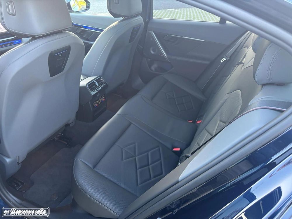 BMW i5 eDrive40 Pack Desportivo M - 14