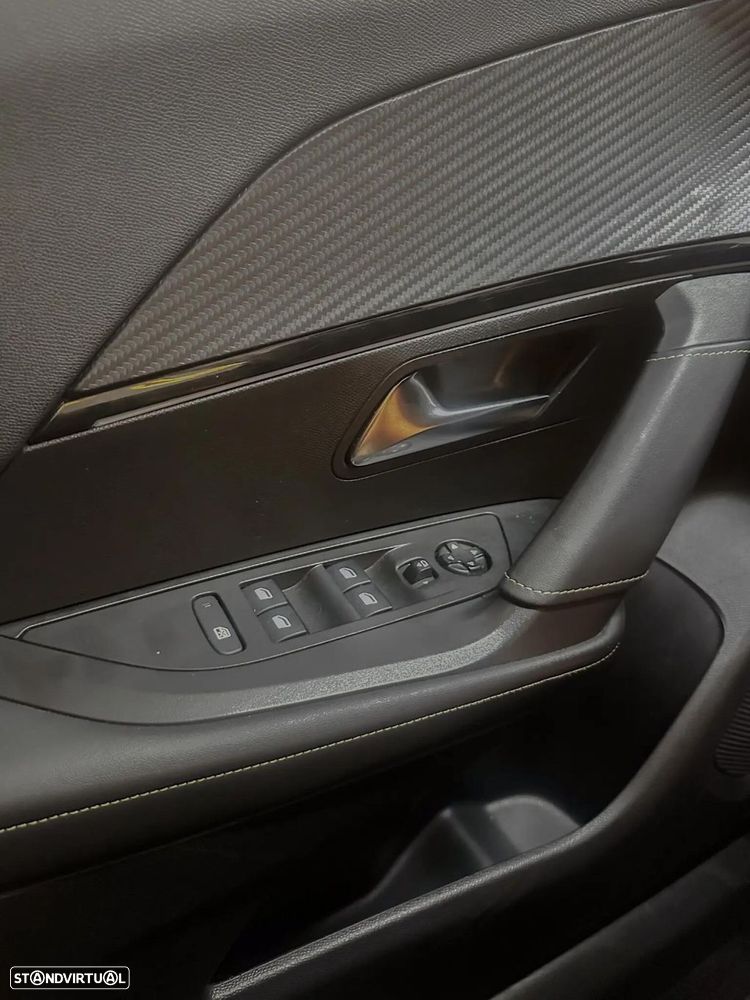 Peugeot e-2008 GT - 28