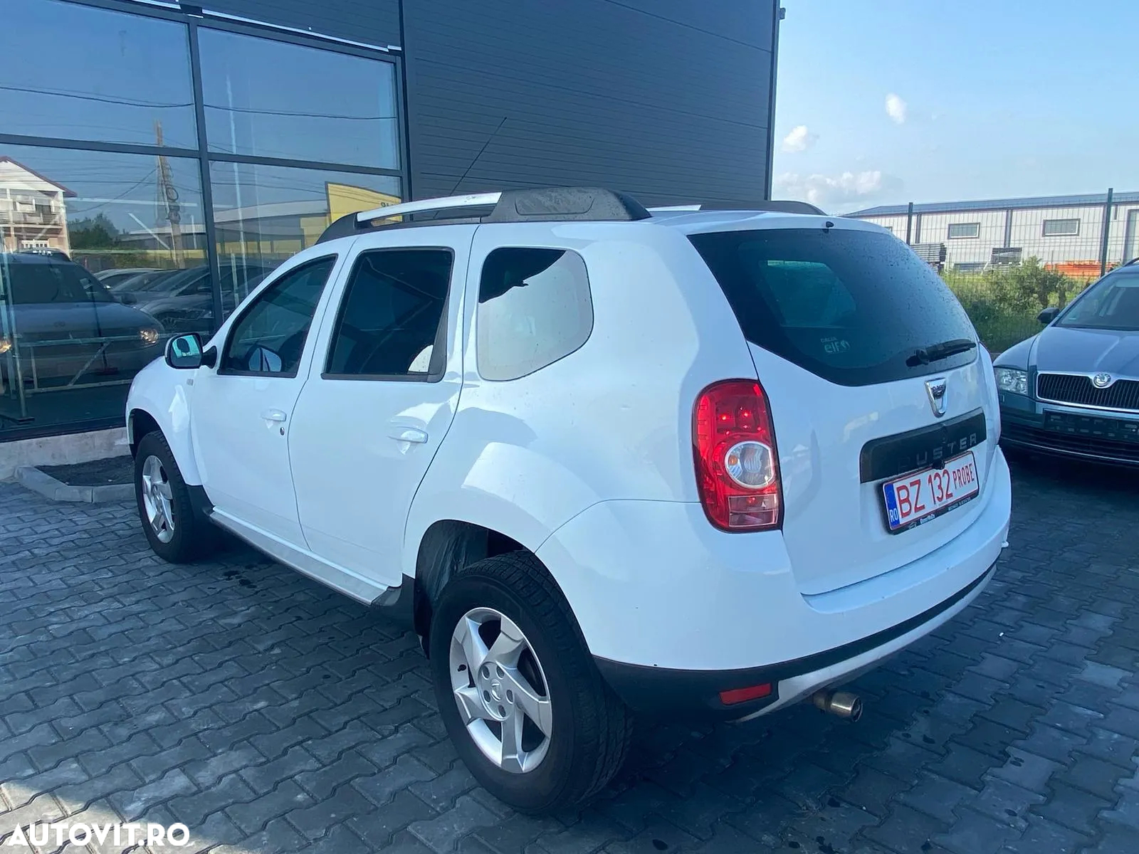 Dacia Duster 1.6 4x2 Laureate - 4