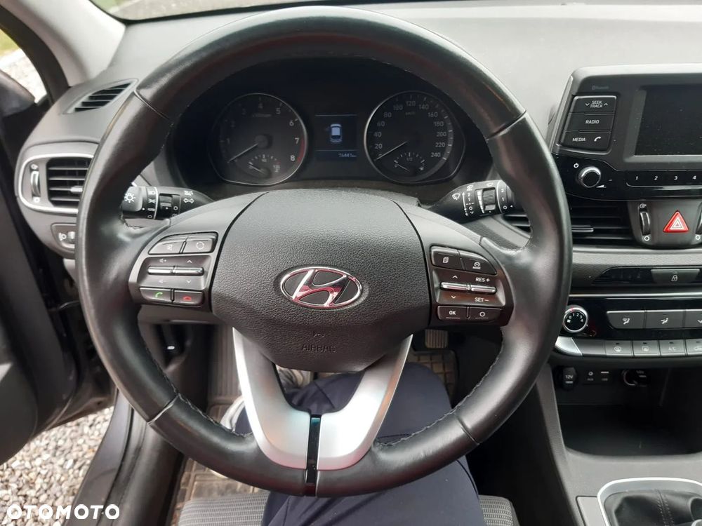 Hyundai i30 1.4 Classic + - 6