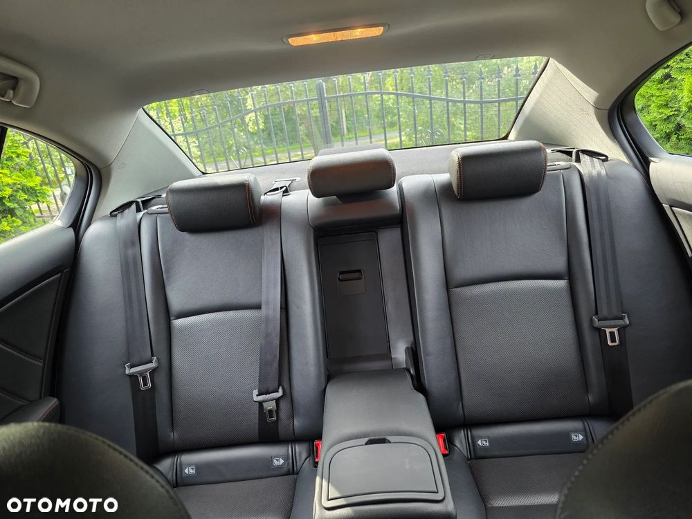 Toyota Avensis - 23