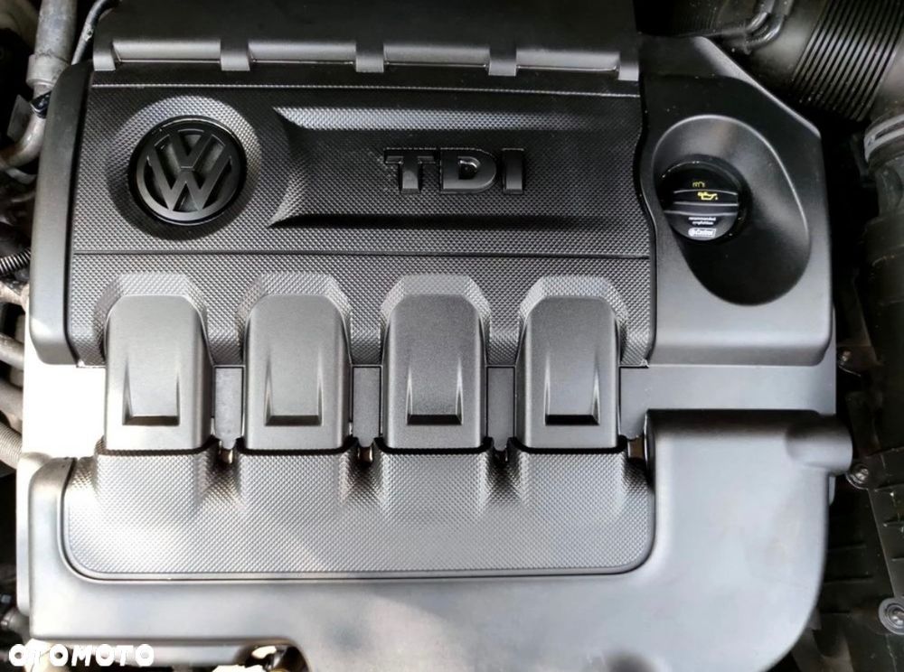 Volkswagen Touran - 19