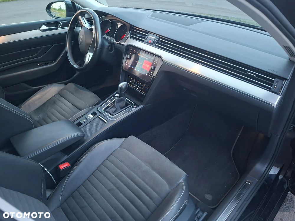 Volkswagen Passat 2.0 TDI EVO Elegance DSG - 19