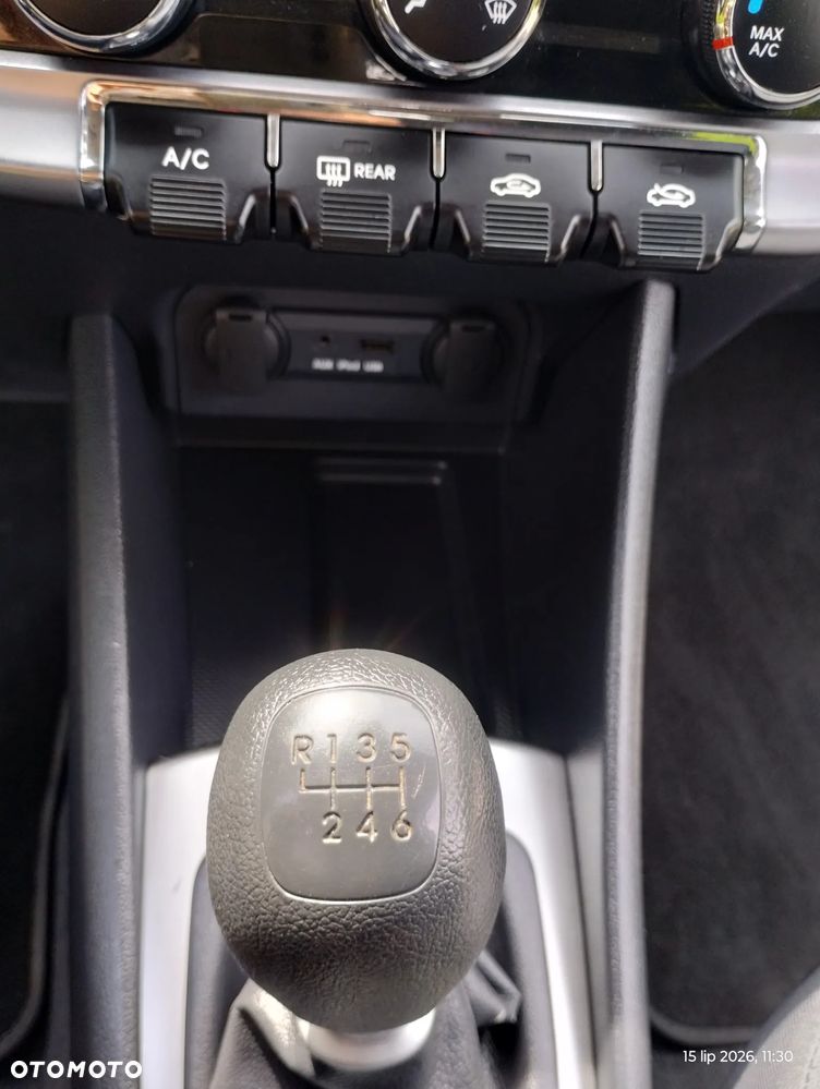 Kia Rio - 26