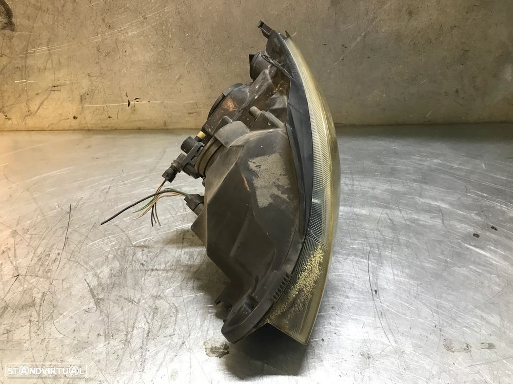 ÓTICA / FAROL RENAULT CLIO II FASE 2 01-06 (FUNDO PRETO) - ESQUERDO / DIREITO - 5