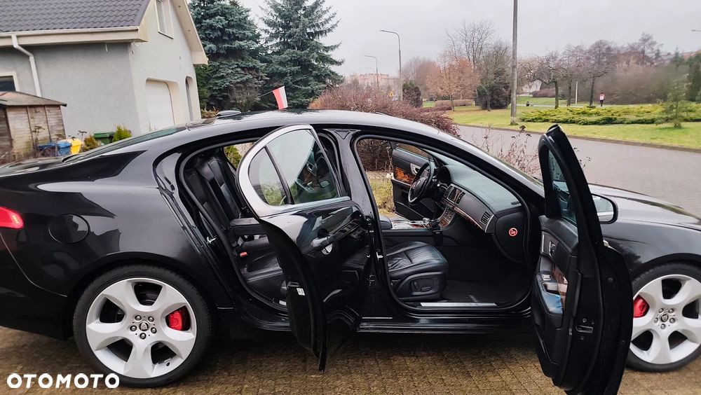 Jaguar XF 2.7 V6 Premium Luxury - 36