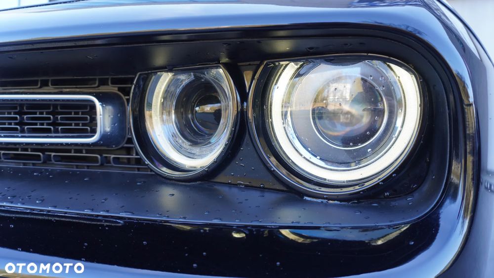 Dodge Challenger - 13