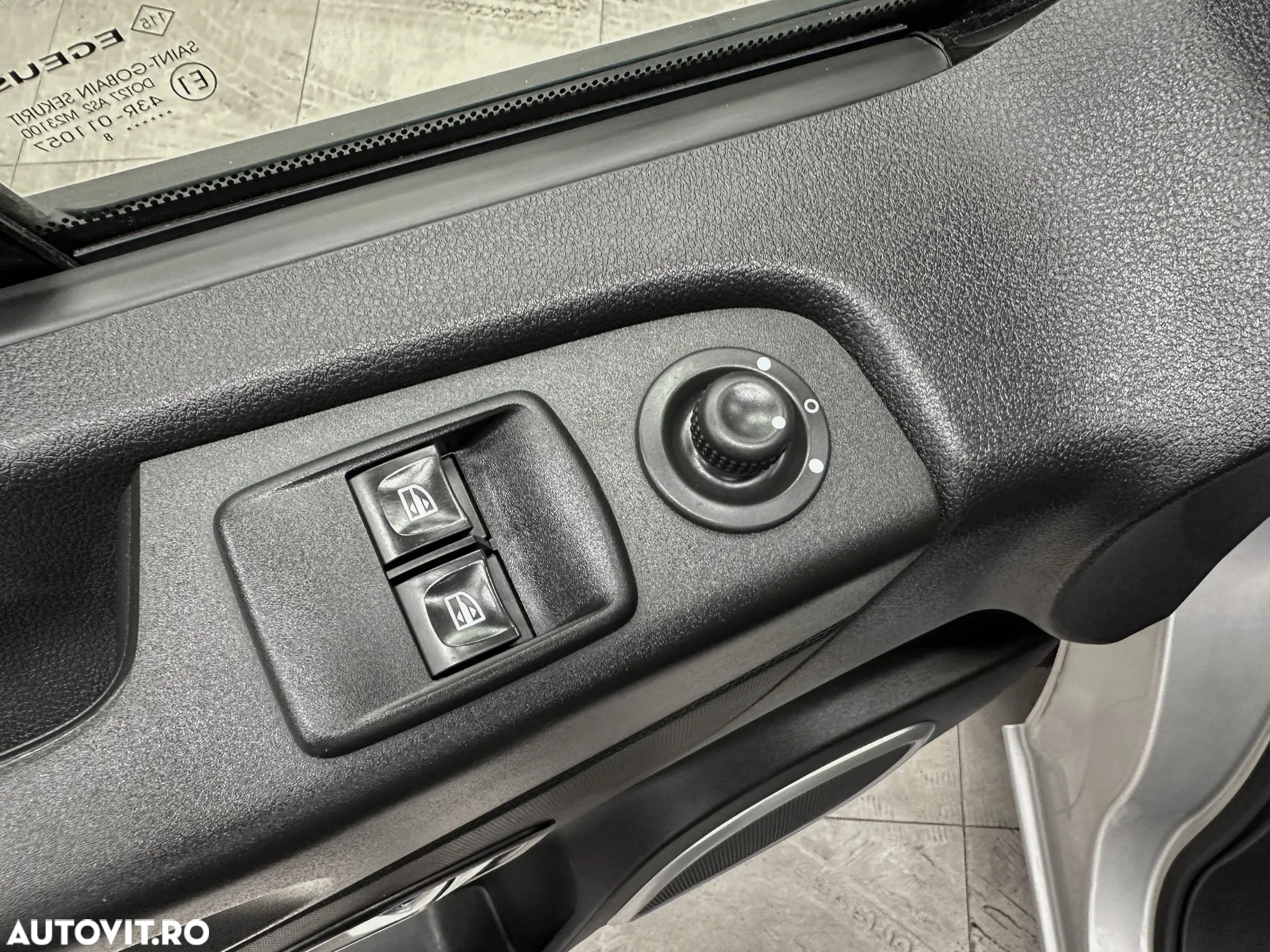 Opel Vivaro - 22