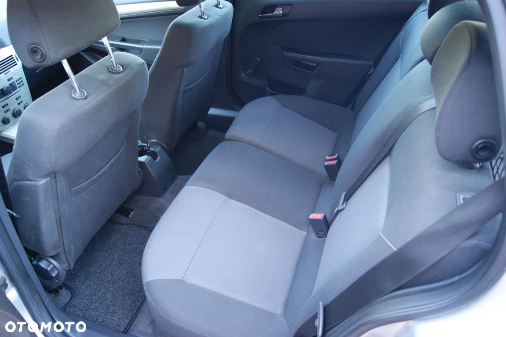 Opel Astra 1.9 CDTI Elegance - 21