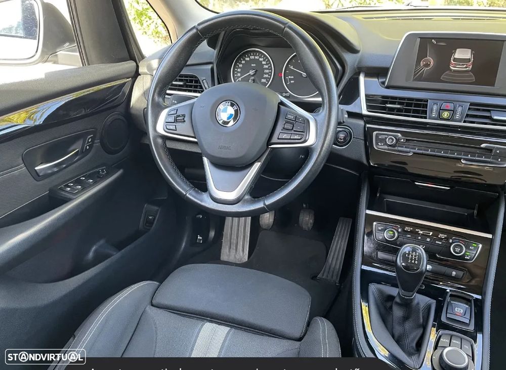 BMW 216 Active Tourer d Line Sport - 24