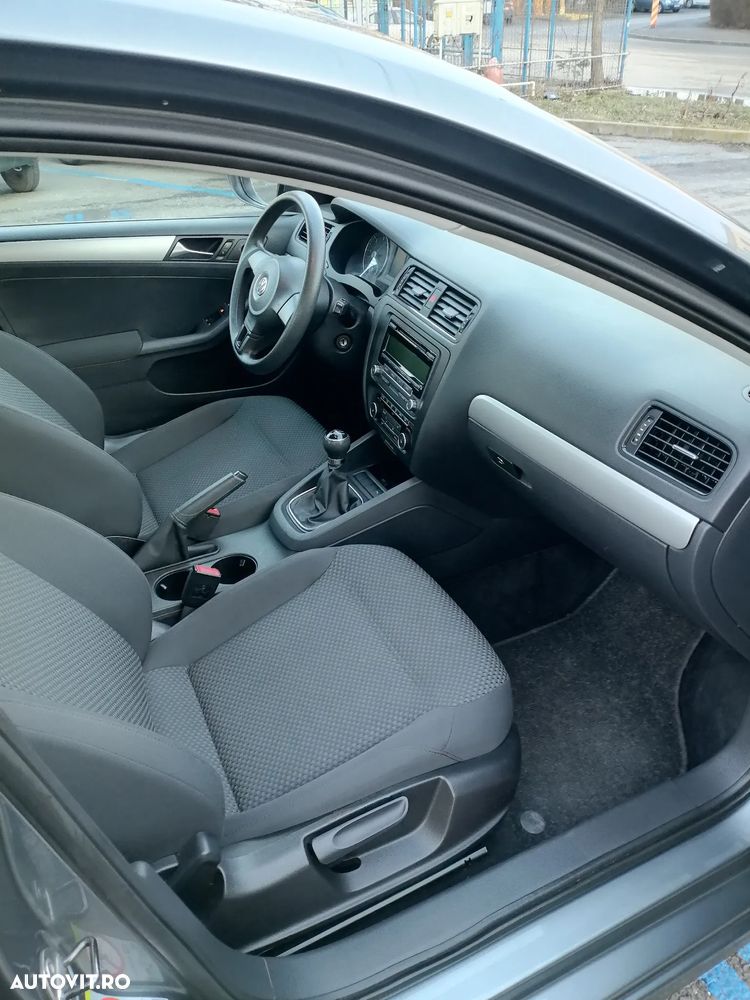 Volkswagen Jetta 1.6 TDI DPF Comfortline - 6