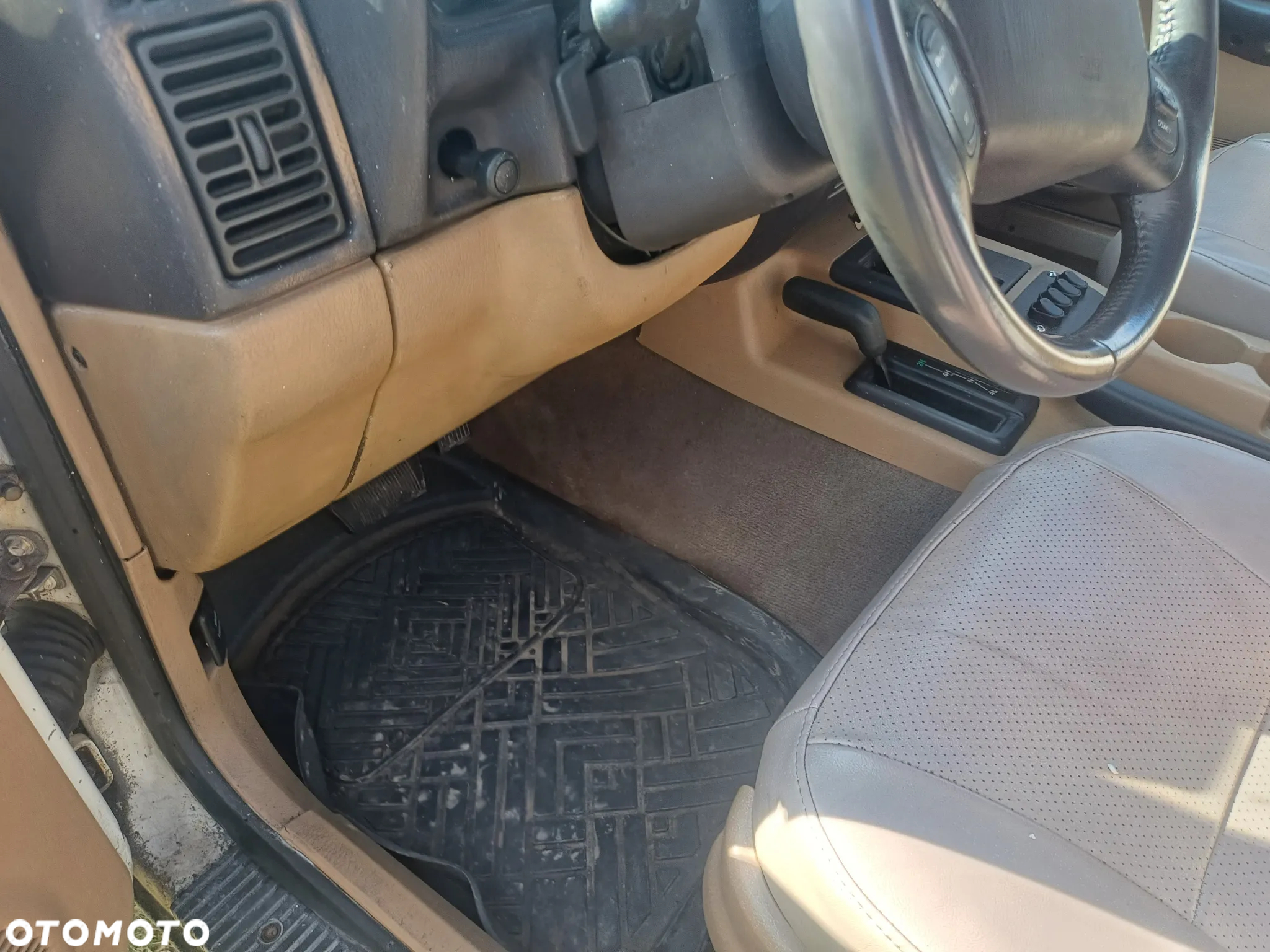 Jeep Cherokee 4.0 - 38