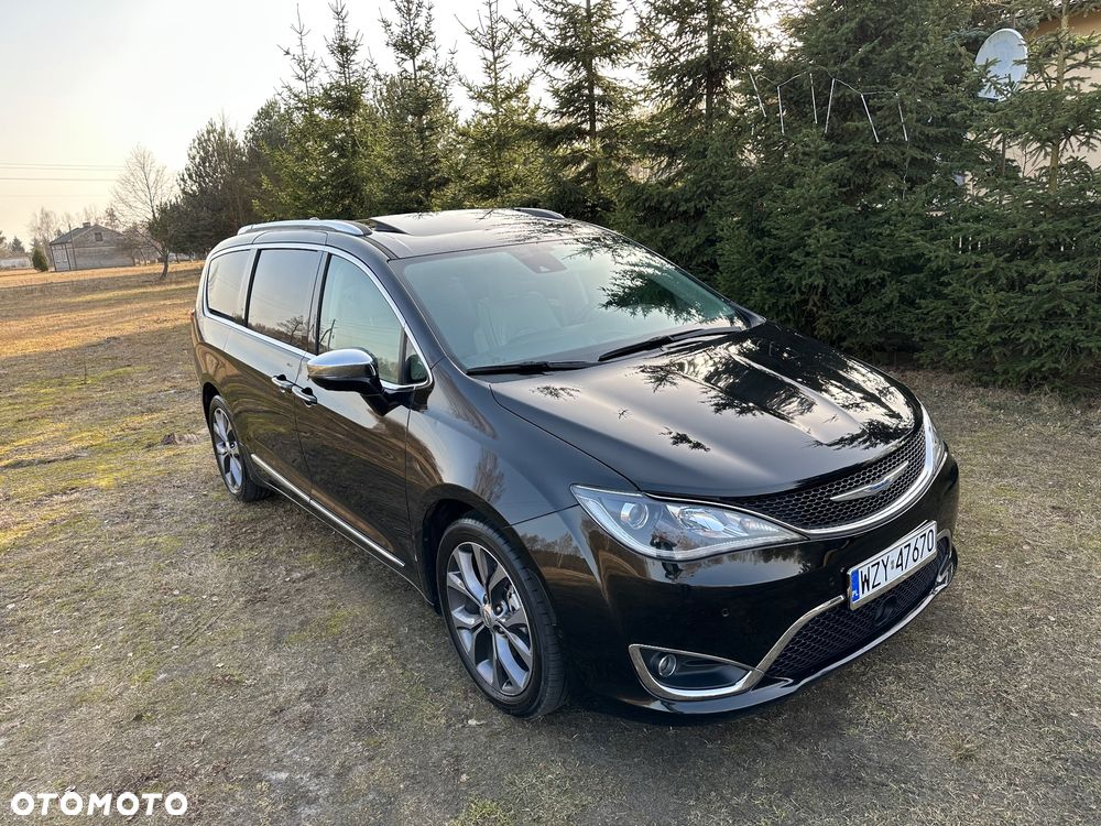 Chrysler Pacifica - 2