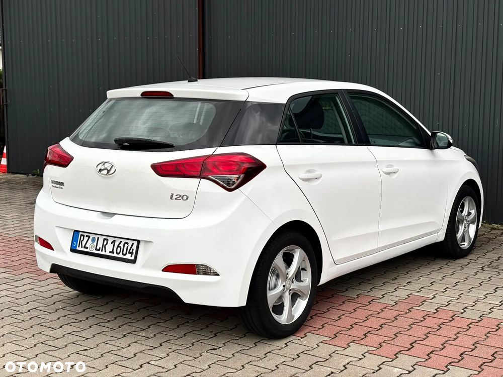 Hyundai i20 blue 1.2 Classic - 9